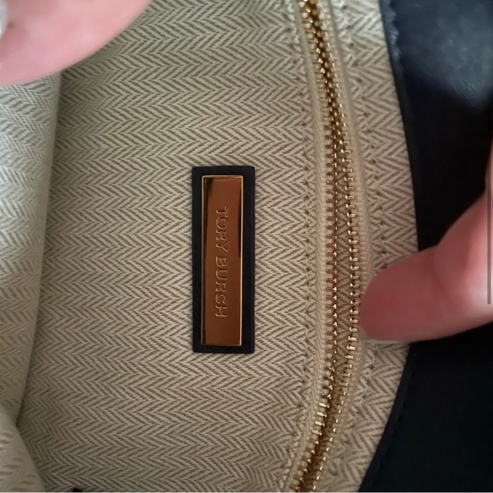 Tory Burch Kira chevron convertible - Picture 4 of 13